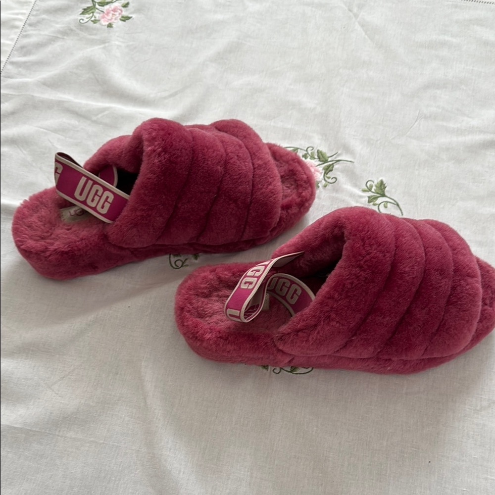 UGG Raspberry Fluffy Slippers - Picture 2 of 5